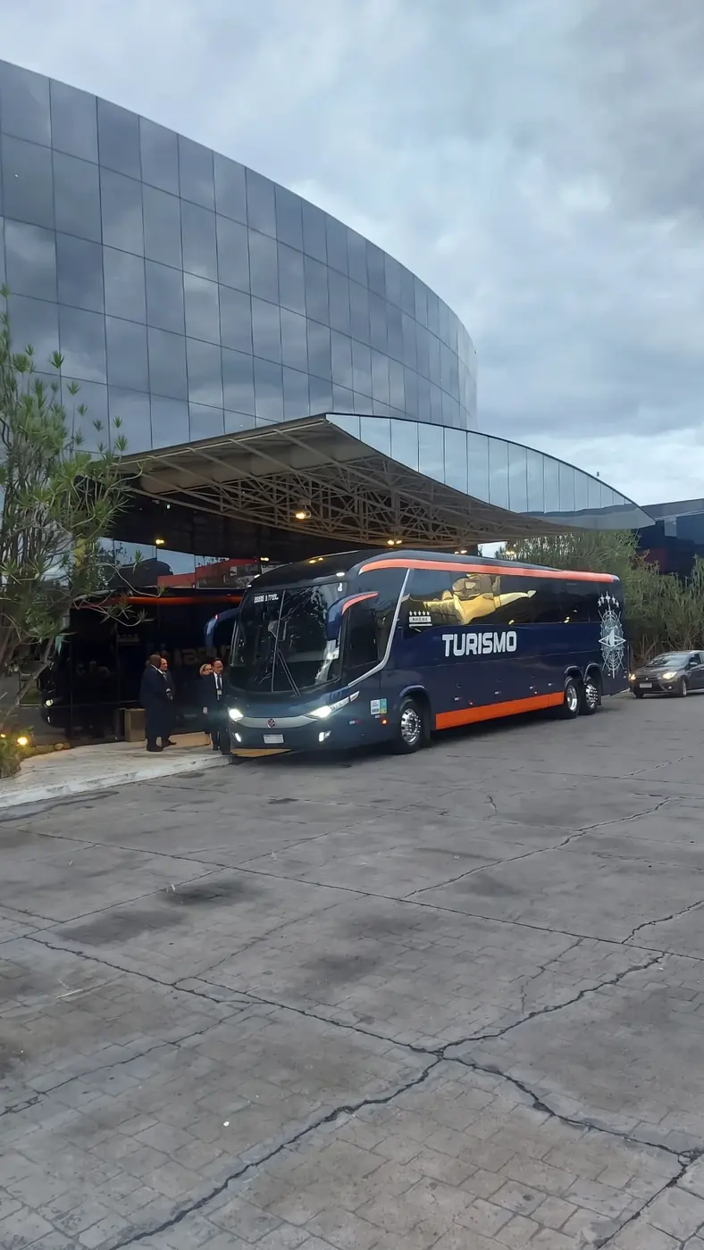 Ônibus de turismo Roas Transfer para fretamento em Brasília